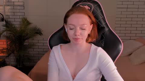 honeyautumn online show from December 2024 01:48:02 AM