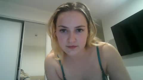 Snapshot of honeyblakex chatting on July 2026 06:47:02 AM honeyblakex online show from July 2026 06:47:02 AM