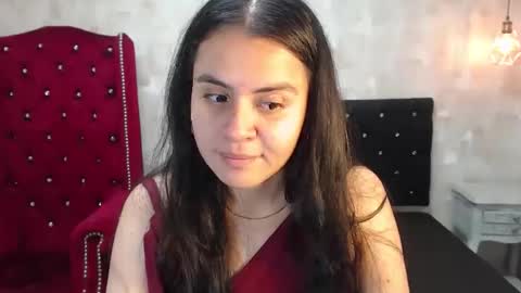 Snapshot of honeybuu_ chatting on April 2026 02:21:01 PM Emily online show from April 2026 02:21:01 PM