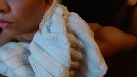 honeygoldenbaddie24 online show from November 2025 07:18:01 PM