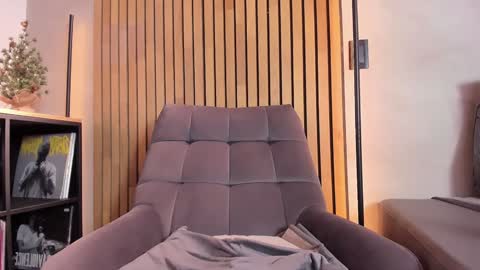 Sofia independent model online show from December 2024 02:17:02 PM