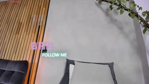 Sofia independent model online show from December 2024 11:17:02 AM