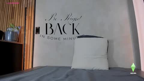 Sofia independent model online show from November 2025 11:32:02 AM