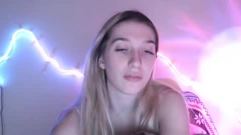 honeyveil online show from April 2026 03:55:02 PM