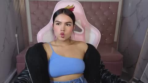 Honney  Online 1430 - 2100 online show from June 2026 07:47:01 PM