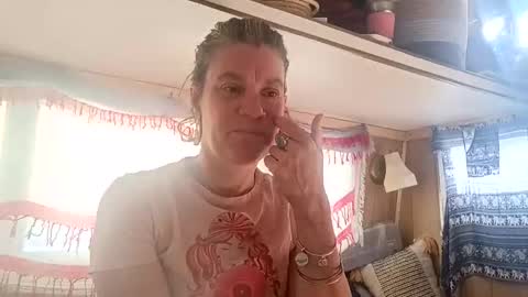 hoodoou online show from April 2026 03:50:01 PM