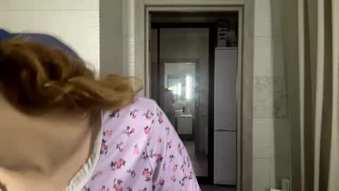 Snapshot of hopethady chatting on November 2025 09:11:02 AM Emmi online show from November 2025 09:11:02 AM