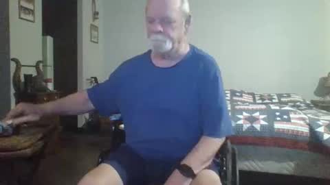 Snapshot of hormonemonster27 chatting on December 2024 06:14:01 AM Hormone Monster online show from December 2024 06:14:01 AM