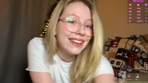 Snapshot of horney_audrey chatting on December 2024 11:29:02 PM Audrey online show from December 2024 11:29:02 PM