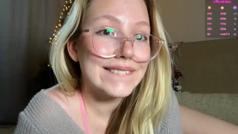 Snapshot of horney_audrey chatting on December 2024 03:37:01 AM Audrey online show from December 2024 03:37:01 AM
