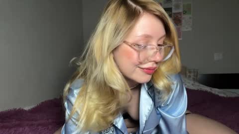 Snapshot of horney_audrey chatting on January 2025 02:03:02 AM Audrey online show from January 2025 02:03:02 AM