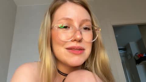 Snapshot of horney_audrey chatting on January 2025 03:26:01 AM Audrey online show from January 2025 03:26:01 AM