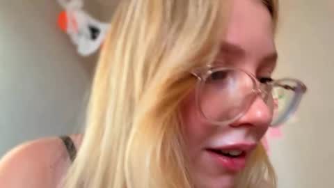 Snapshot of horney_audrey chatting on October 2025 02:23:02 AM Audrey online show from October 2025 02:23:02 AM