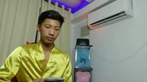 Snapshot of horny_asianmoreno chatting on November 2025 01:08:01 AM ROGER online show from November 2025 01:08:01 AM