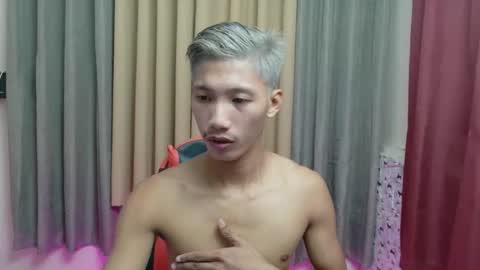 Snapshot of horny_asianmoreno chatting on December 2025 02:37:02 PM ROGER online show from December 2025 02:37:02 PM