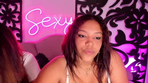 Snapshot of horny_babyss chatting on January 2025 02:09:01 AM CATALINA Y LAURA online show from January 2025 02:09:01 AM