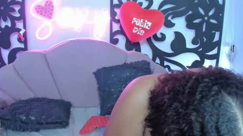 Snapshot of horny_babyss chatting on February 2025 03:15:02 AM CATALINA Y LAURA online show from February 2025 03:15:02 AM