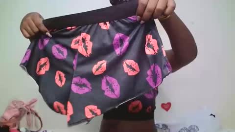 cutiey online show from April 2026 08:55:02 PM