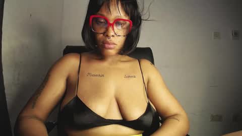 horny_ebonygirl_ online show from April 2026 05:49:01 PM