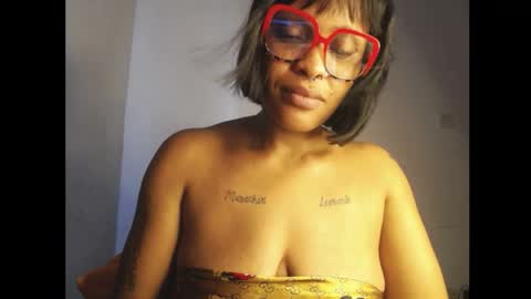 Snapshot of horny_ebonygirl_ chatting on May 2026 02:21:02 PM horny_ebonygirl_ online show from May 2026 02:21:02 PM