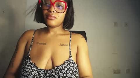 Snapshot of horny_ebonygirl_ chatting on May 2026 07:03:01 AM horny_ebonygirl_ online show from May 2026 07:03:01 AM