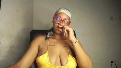 Snapshot of horny_ebonygirl_ chatting on May 2026 05:24:01 AM horny_ebonygirl_ online show from May 2026 05:24:01 AM
