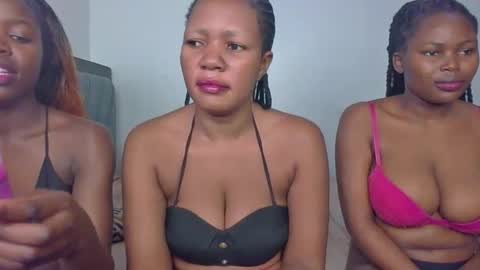 horny_lainie online show from October 2025 07:01:01 PM