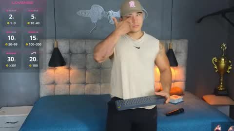 horny_nick18 online show from December 2025 10:33:01 AM