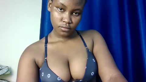 Snapshot of horny_sexxy_bitch chatting on November 2025 06:05:02 AM Mitchell online show from November 2025 06:05:02 AM