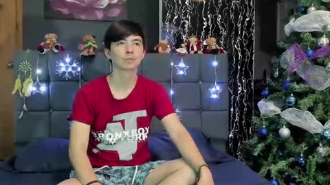 Snapshot of horny_twinks_guys chatting on December 2024 09:37:01 PM Alex and Camilo online show from December 2024 09:37:01 PM