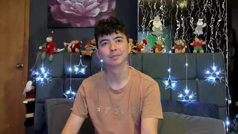 Snapshot of horny_twinks_guys chatting on December 2024 03:15:01 PM Alex and Camilo online show from December 2024 03:15:01 PM