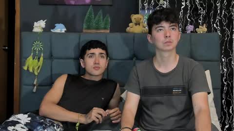 Snapshot of horny_twinks_guys chatting on January 2025 12:16:02 AM Alex and Camilo online show from January 2025 12:16:02 AM