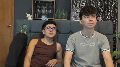 Snapshot of horny_twinks_guys chatting on March 2025 09:46:02 PM Alex and Camilo online show from March 2025 09:46:02 PM