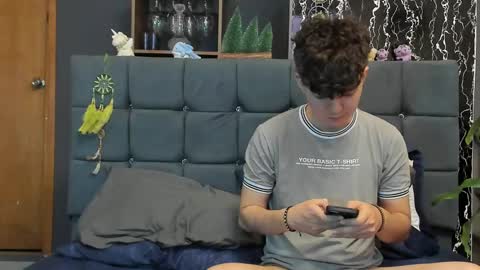 Snapshot of horny_twinks_guys chatting on March 2025 12:51:01 AM Alex and Camilo online show from March 2025 12:51:01 AM