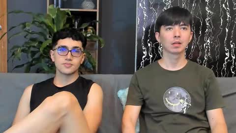 Snapshot of horny_twinks_guys chatting on September 2025 08:44:02 PM Alex and Camilo online show from September 2025 08:44:02 PM