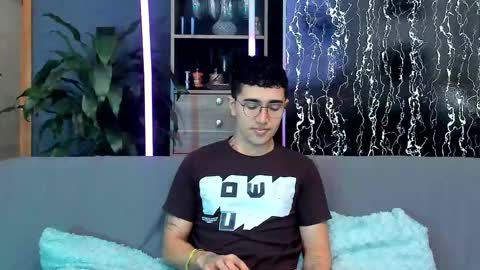 Snapshot of horny_twinks_guys chatting on June 2026 01:11:01 PM Alex and Camilo online show from June 2026 01:11:01 PM