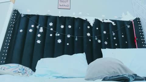 Khloe  online show from December 2025 12:15:01 AM