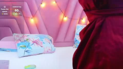 Khloe  online show from April 2026 12:28:02 PM