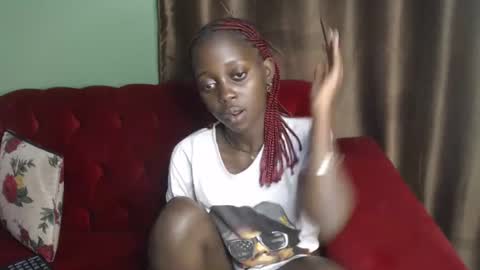 Snapshot of hornybella4 chatting on January 2025 12:05:02 AM Bella online show from January 2025 12:05:02 AM