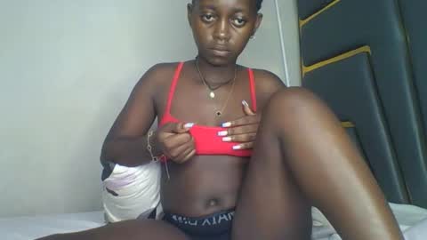 Bella online show from December 2025 04:40:02 AM