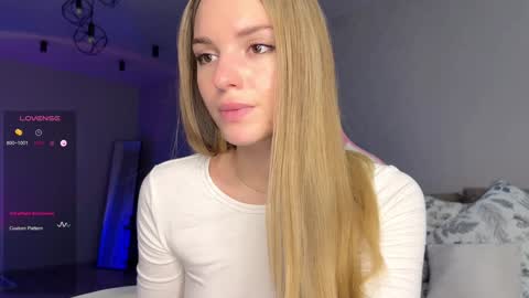 Sonya online show from December 2024 06:57:02 PM