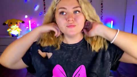 HornyCakee online show from September 2025 09:33:02 AM