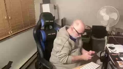 Snapshot of hornyeveryday24hours chatting on January 2025 04:58:02 AM Brett online show from January 2025 04:58:02 AM
