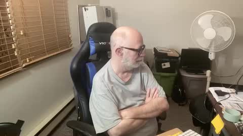 Snapshot of hornyeveryday24hours chatting on February 2025 02:31:01 AM Brett online show from February 2025 02:31:01 AM