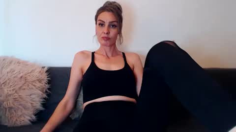 Snapshot of hornygirllx chatting on April 2026 12:29:02 PM AshlineKatte online show from April 2026 12:29:02 PM