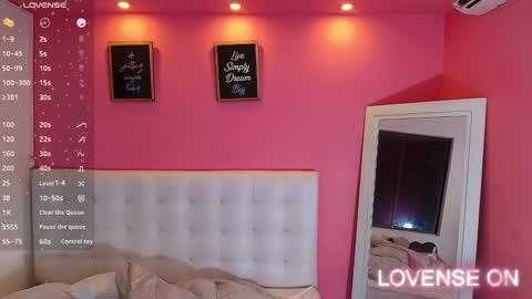 Snapshot of hornyhousekeeper_ chatting on January 2025 12:01:02 PM Valentina online show from January 2025 12:01:02 PM