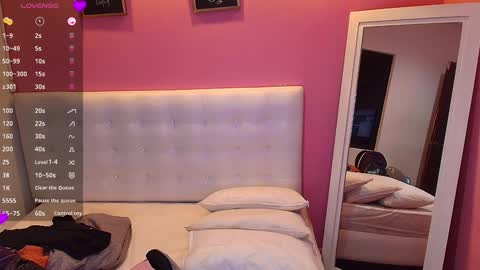 Snapshot of hornyhousekeeper_ chatting on February 2025 12:37:01 PM Valentina online show from February 2025 12:37:01 PM