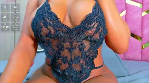 Valentina  online show from November 2025 01:33:02 PM