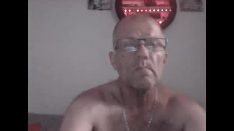 Snapshot of hornymikesa chatting on December 2024 06:27:01 AM HORNY MIKE online show from December 2024 06:27:01 AM
