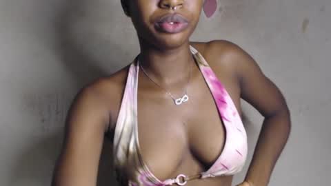 Bella online show from June 2026 07:25:01 PM